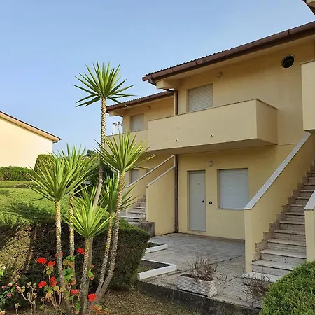Villaggio Club La Pace Otel