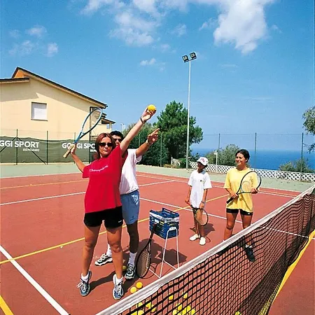 Villaggio Club La Pace 4*