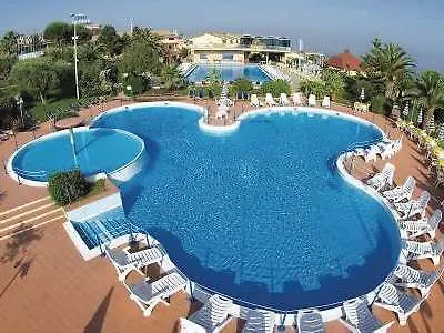 Villaggio Club La Pace 4* טרופאה