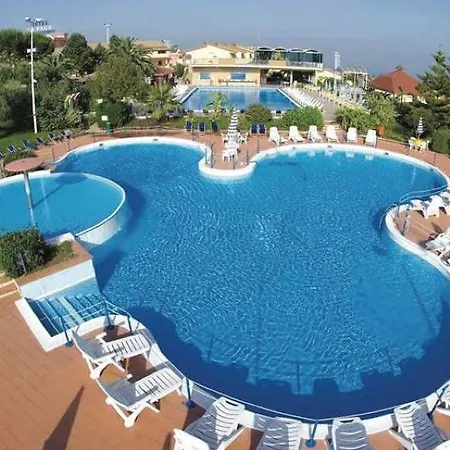Villaggio Club La Pace Отель 4*