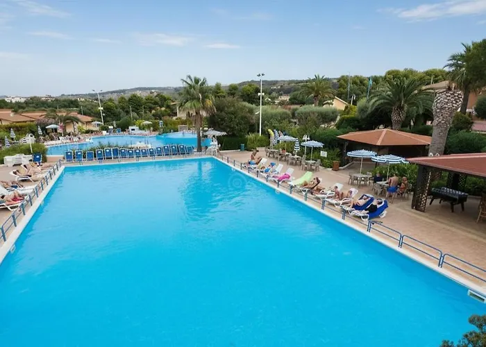 Villaggio Club La Pace מלון 4*