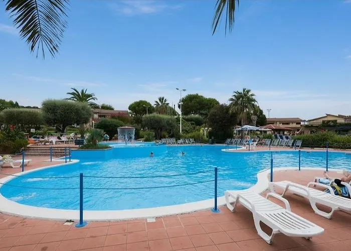 מלון Villaggio Club La Pace 4*