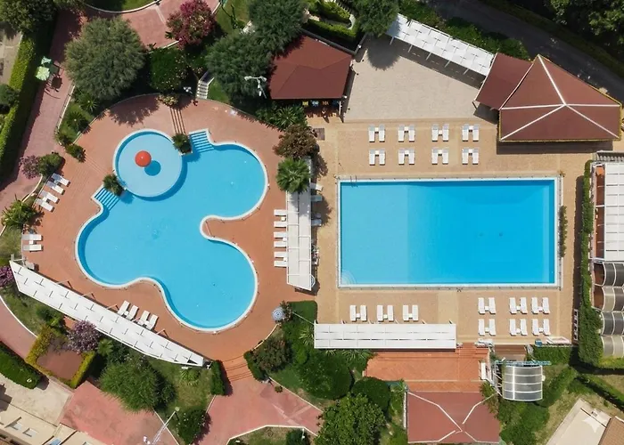 מלון Villaggio Club La Pace